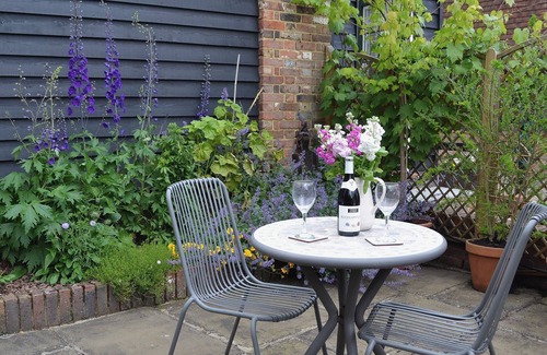 Five Oak Green Cottage | 1 bedroom accommodation in Pembury, near Tunbridge Wells