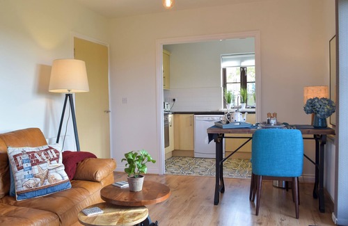 Burry Port Cottage | 1 bedroom accommodation in Burry Port, near Llanelli