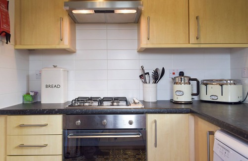 Burry Port Cottage | 1 bedroom accommodation in Burry Port, near Llanelli