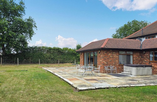 Writtle Cottage | 1 bedroom accommodation in Writtle, near Chelmsford