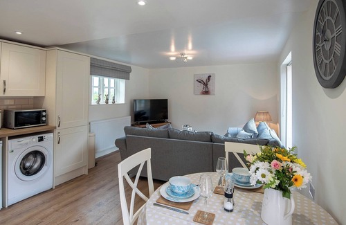 West Ashby Cottage | 1 bedroom accommodation in Fulletby, near Horncastle