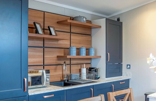 Bredons Hardwick Ski Chalet | 1 bedroom accommodation in Tewkesbury