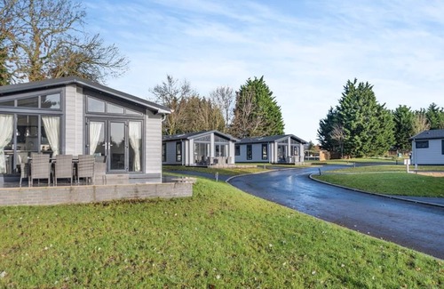 Great Coxwell Ski Chalet | 1 bedroom accommodation in Faringdon