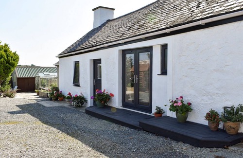 Ty Croes Cottage | 1 bedroom accommodation in Ty Croes