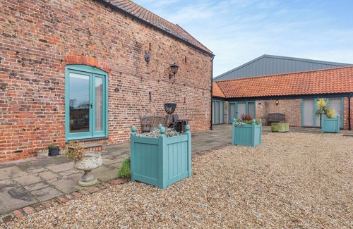 Grimsby Cottage | 1 bedroom accommodation in Holton-Le-Clay, near Cleethorpes
