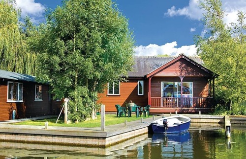 Irstead Cottage | 1 bedroom accommodation in Wroxham, Norfolk Broads