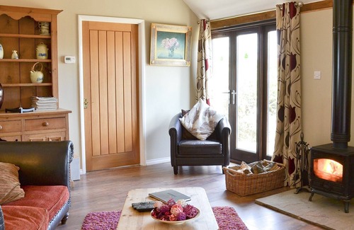 Battle Cottage | 1 bedroom accommodation in Netherfield, near Battle