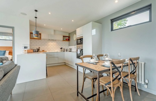 Lewes Ski Chalet | 1 bedroom accommodation in Lewes