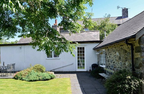 Bryn-crug Cottage | 1 bedroom accommodation in Bryncrug, near Tywyn