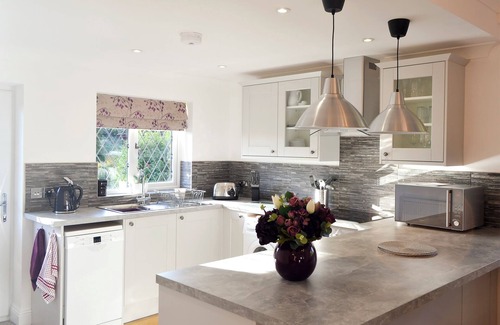 New Forest District Cottage | 1 bedroom accommodation in Picket Hill, near Ringwood