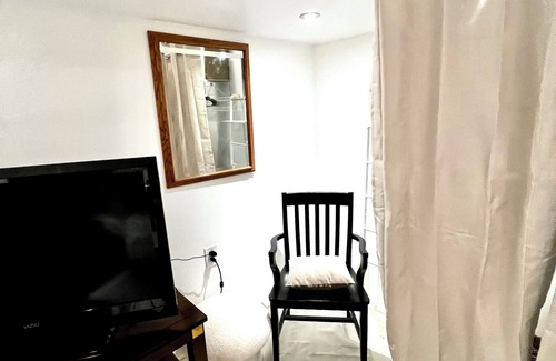 Englewood Apartment | 1-bedroom apartment - 1200 per Month- 20% Discount 1st monthnUtllities Included
