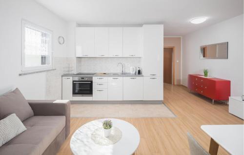 Nova Vas Apartment | 1 Bedroom Awesome Apartment In Nova Vas