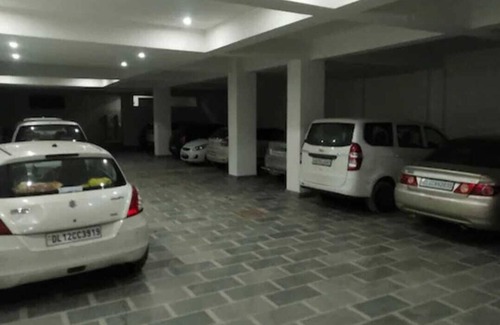 Varanasi Apartment | 1-bedroom bed & breakfast in lovely Varanasi with AC