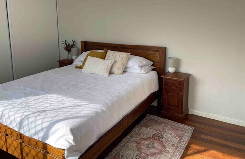 Gordon Park Apartment | 1 Bedroom Bliss