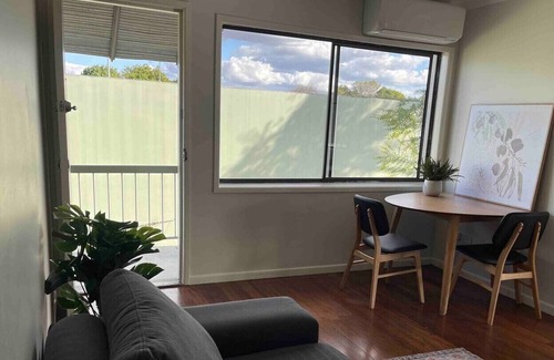 Gordon Park Apartment | 1 Bedroom Bliss