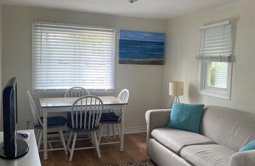 Wasaga Beach Cottage | 1 bedroom cottage, 2 min. walk to Beach 1