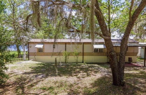 Interlachen Cottage | 1 bedroom Cozy Cottage on the Lake with your own private dock to fish and swim!