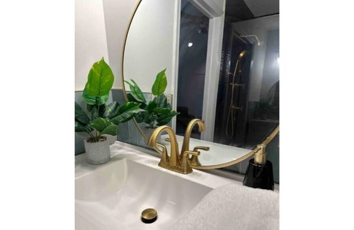 South Orange Villa | 1 Bedroom English Country Suite with Soaking Tub and Pool By NYC train