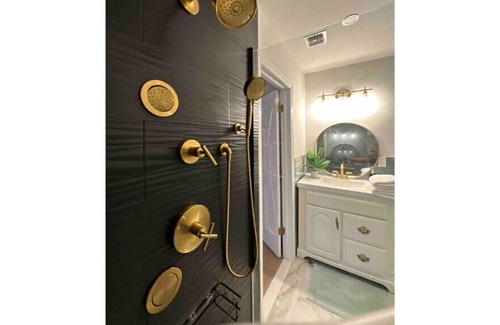 South Orange Villa | 1 Bedroom English Country Suite with Soaking Tub and Pool By NYC train