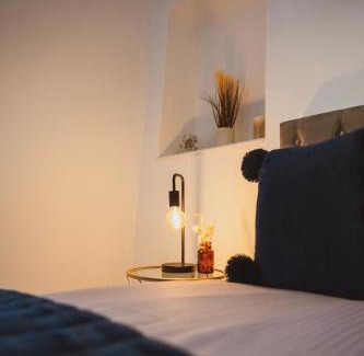 Glenisla Apartment | 1 bedroom flat with easy parking/public transport