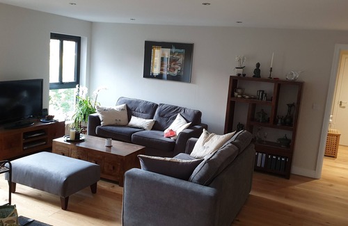 Chapeltown House | 1 bedroom for up to 2 people North leeds