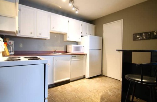 North Industrial Apartment | 1 Bedroom Fully Equipped Condo in River Heights