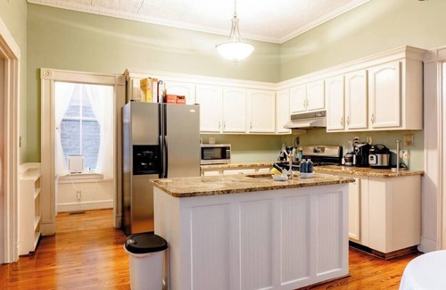 Ghent House | 1-Bedroom in Historic Victorian Home - Shared Bath, Unit #3