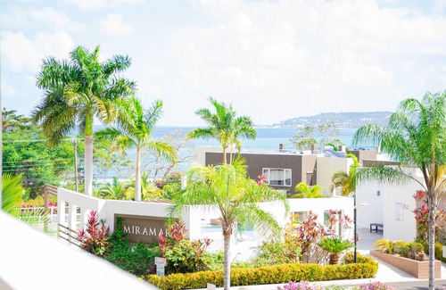 Reading House | 1 Bedroom in Montego Bay with Pool- Escape to Exhala