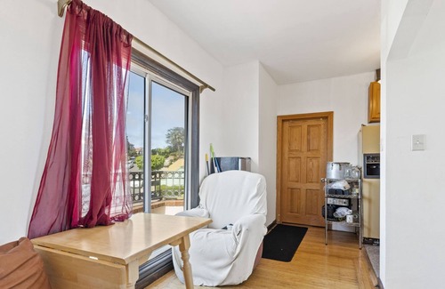 Mount Davidson Manor House | 1-Bedroom in Upscale Ingleside