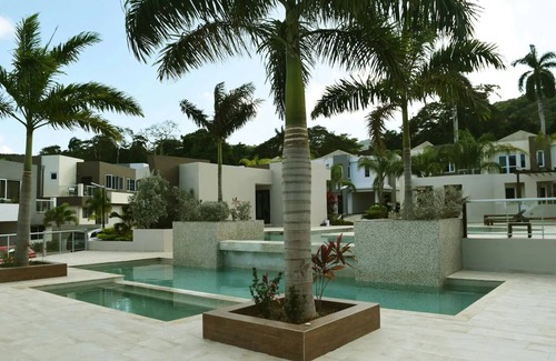 Reading Condo | 1 Bedroom Miramar Condo