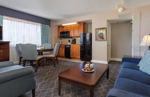 Lower Garden District Resort | 1 bedroom - sleeps 4 for Jazz Fest 2026