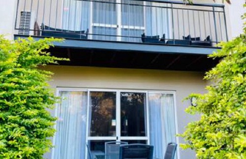 Halls Head Apartment | 1 Bedroom Studio