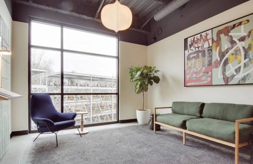 Chestnut Hill House | 1 Bedroom Suite - Bentoliving Chestnut Hill