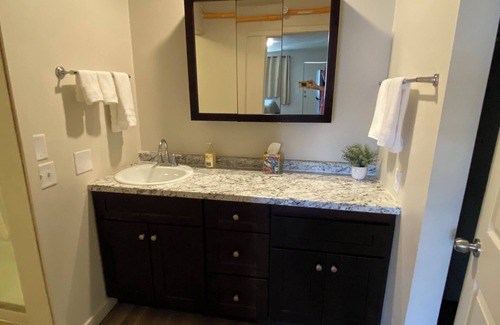 Green River Apartment | 1-bedroom suite on 1st Fl. in Green River with AC, WiFi, a kitchen and laundry.