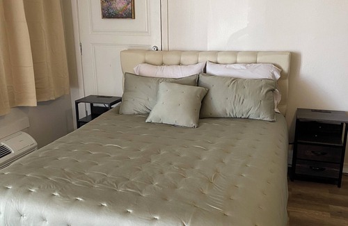 Green River Apartment | 1-bedroom suite on 1st Fl. in Green River with AC, WiFi, a kitchen and laundry.