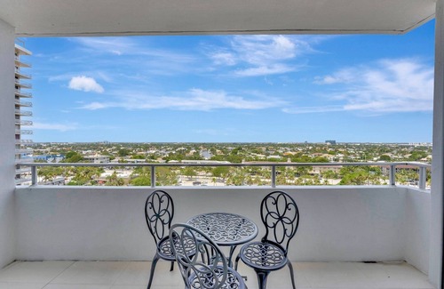 East Fort Lauderdale Apartment | 1 Bedroom Suite on the Beach