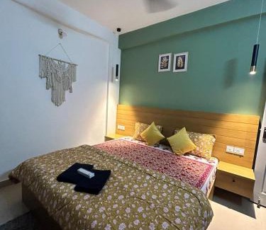 North Nada Apartment | 1 BHK Fully Furnished - Soorya Madhavam Apartments - Flat No - C2 - Guruvayur, - 150m to North Nada - Family only