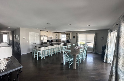 Rehoboth by the Sea Condo | 1 Block from Beach! Swedes St. 4 Bed/3 Bath Condo in Dewey Beach Sleeps 10