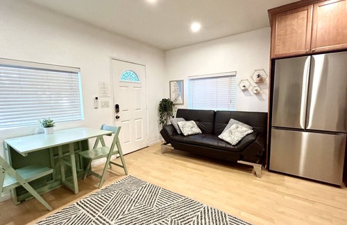 Ocean Beach Cottage | 1 block from ocean - stylish & cozy beach cottage in funky Ocean Beach!