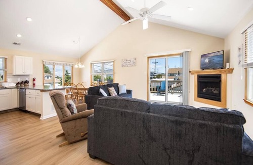 Ship Bottom House | 1 block to beach - Great for large/multiple families