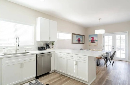 Ocean Beach House | 1 Block to Sand Contemporary 5BR Triplex
