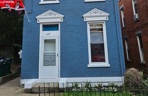 Clifton Heights House | 1 BR Apartment Sleeps 4 Near UC and Downtownnn