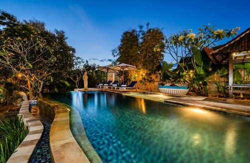Mushroom Bay Cottage | 1 BR Balinese Wooden Cottage Near Mushroom Beach Nusa Lembongan