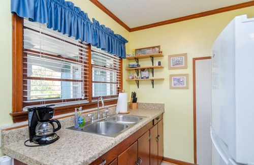 Kure Beach Apartment | 1 BR Efficiency in Private Historic Motel w pool!