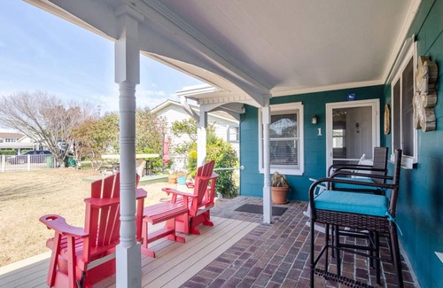 Kure Beach Apartment | 1 BR Efficiency in Private Historic Motel w pool!