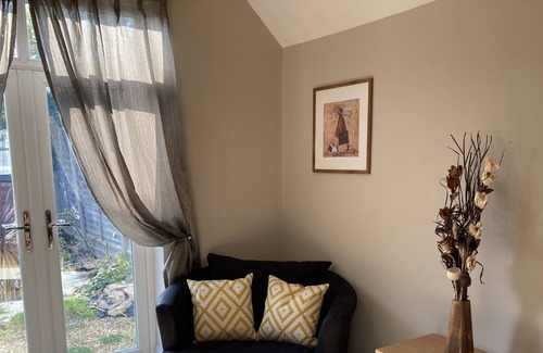 Kettering Cottage | 1 BR Garfield Cottage in Kettering