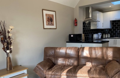 Kettering Cottage | 1 BR Garfield Cottage in Kettering