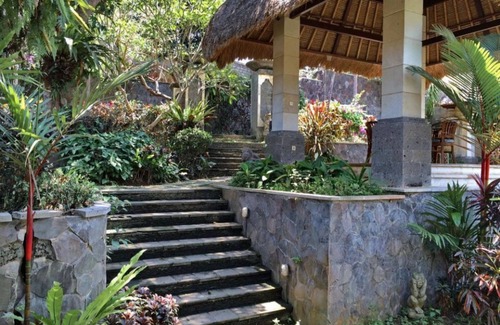 Sukawati House | 1 BR Suite Room in Sukawati, Balinese Feel and Experience