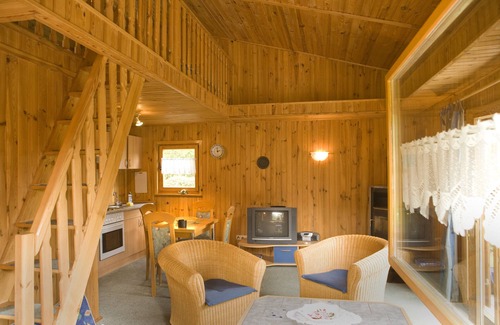 Druebeck House | 1 comfortable log cabin with fireplace in the forest, dog on request