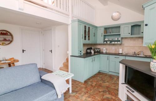 Bugford House | 1 Keepers Cottage, Hillfield Village
